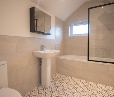 2 bedroom terraced house to rent - Photo 4