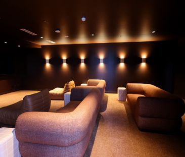 One Bedroom Apartment with Panoramic Views! - Photo 1