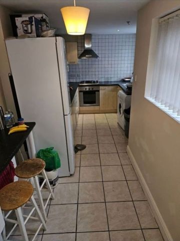 Room in a Shared House, Carnforth Street, M14 - Photo 4