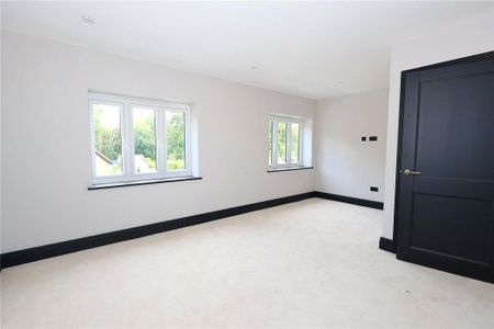 4 bedroom detached house to rent - Photo 4