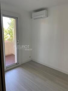 Location Appartement 4 pièces 79m² LA CIOTAT 13600 - Photo 4