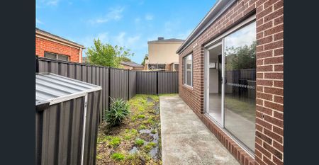 Freshly updated three bedroom home in prime Mernda location - Photo 5