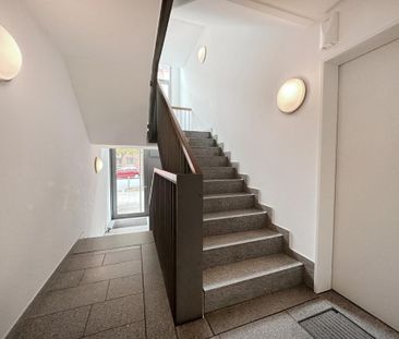 Leben direkt am Rheinturm, exklusiv möblierte Gartenwohnung - Foto 1