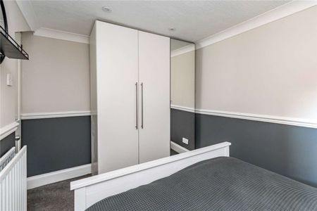 A lovely ground floor main door one bedroom flat with a private front patio, available on a furnished basis. - Photo 3