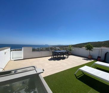 Luxury penthouse for rent in Manilva, Andalusia - Photo 3