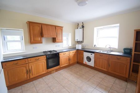 3 bedroom apartment to rent - Photo 5