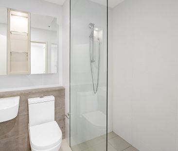 Spacious 1 Bedroom with Generous Sized Bedroom! - Photo 6