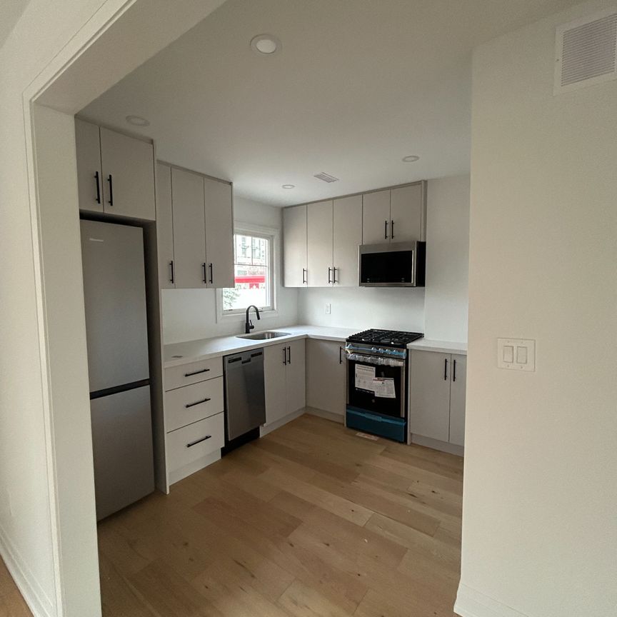 For Lease - 12 Franklin Avenue Unit# B, Toronto, Ontario - Photo 1