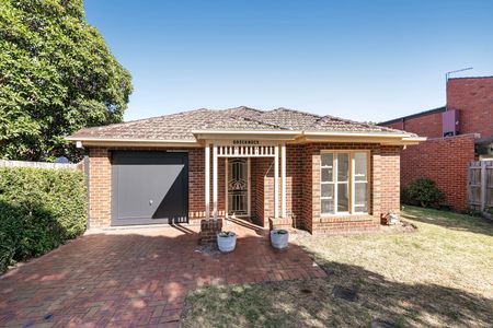 1A Landcox Street, Brighton East VIC 3187 - House For Rent | Domain - Photo 3