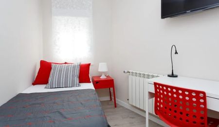 Calle Berruguete, Madrid, Community of Madrid 28039 - Photo 2