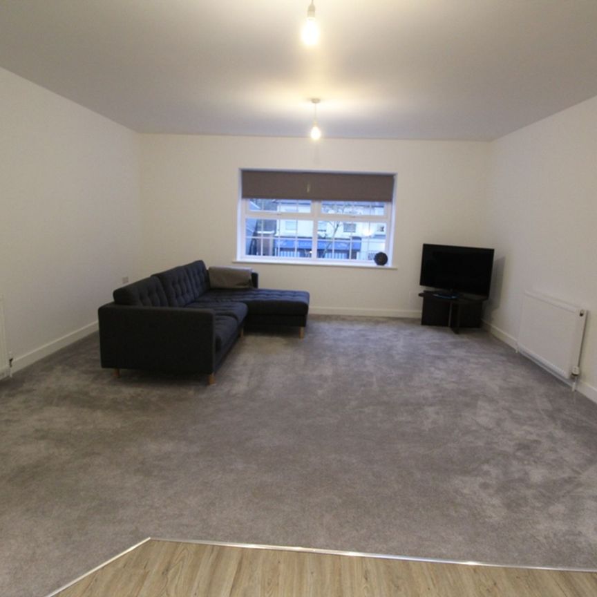 The Broadway, Haywards Heath, RH16 - Photo 1