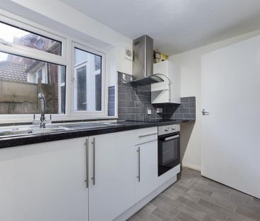 1 bedroom ground floor flat to rent - Photo 3