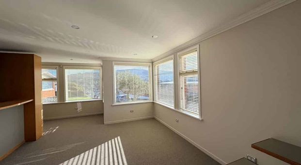 Harmonious home on Hereford - Photo 1