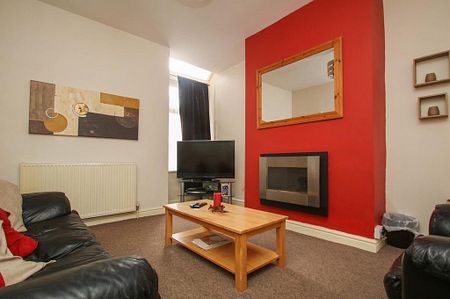 3 bedroom terraced house to rent - Photo 3