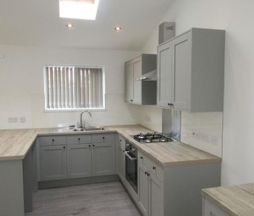 3 bedroom semi-detached house to rent - Photo 6