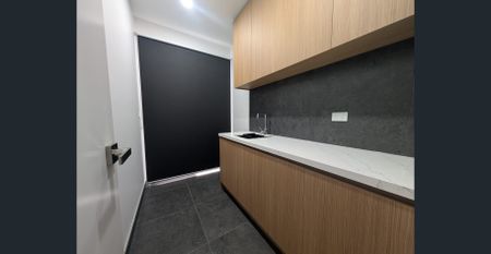 Brand New | 2 Masters - Photo 4