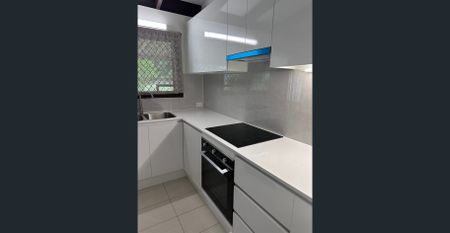 Lowset SOLID BRICK HOME - Photo 5