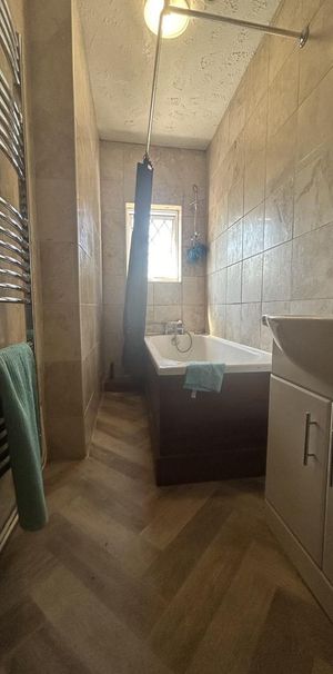 House share to rent - Photo 1