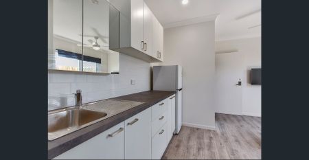 NEAR NEW FULLY FURNISHED, DESIGNER STUDIO APARTMENT – BILLS INCLUDED! - Photo 4