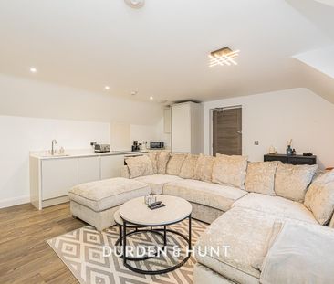 Auction Square, Market Place, Abridge - Photo 2