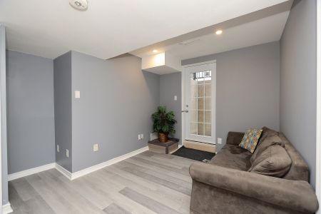 For Lease - 6487 SAPLING Trail, Mississauga, Ontario - Photo 3