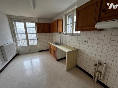 DOLE (39) LES COMMARDS - MAISON MITOYENNE de type 3 - Photo 4