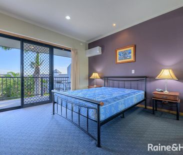 CITY CENTRE EXECUTIVE APARTMENTS WITH WATER VIEWS! - Photo 1