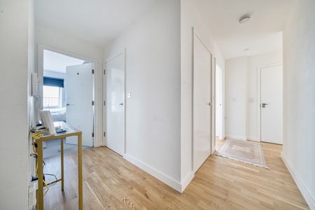 Greenwich High Road, London, SE10 - Photo 4