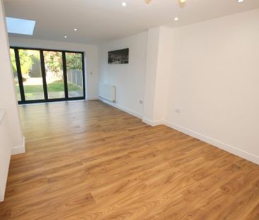 5 bedroom semi-detached house to rent - Photo 4