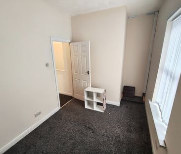 2 Bed Terraced House, Bunyard St, M8 - Photo 5