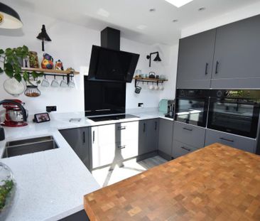 3 bedroom terraced house to rent - Photo 2