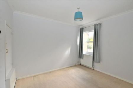 2 bedroom end of terrace house to rent - Photo 3