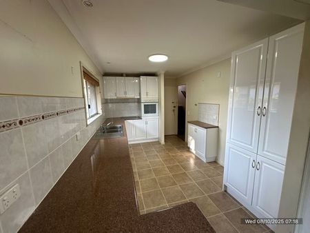 Split level home in quiet cul-da-sac - Photo 4