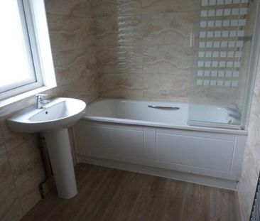 3 bedroom terraced house to rent - Photo 6