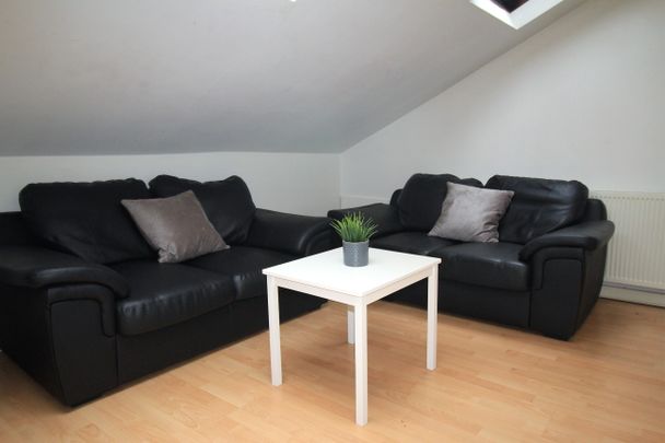Flat 3, 22 Kelso Road, LS2 9PR, Leeds - Photo 1