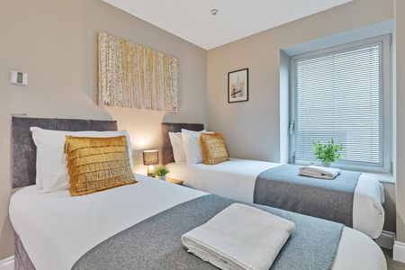 2 Bed Flat, Green Diamond, BN1 - Photo 5