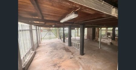 Beautifully Updated 3-Bedroom Home in Prime Annerley Location Available Now! - Photo 2