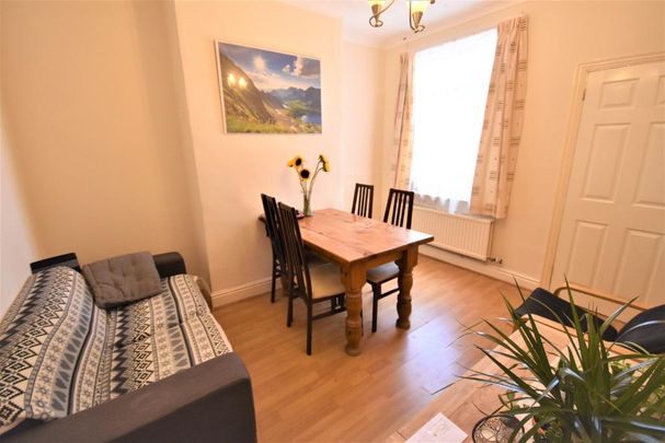 1 bedroom in a house share to rent - Photo 1