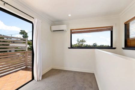 Unique, Spacious & Full of Character – 3 Bedroom House - Photo 3