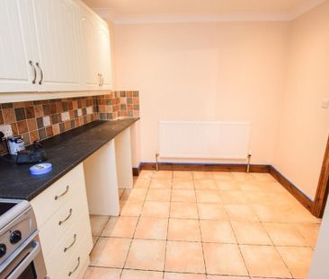 3 bedroom end of terrace house to rent - Photo 6