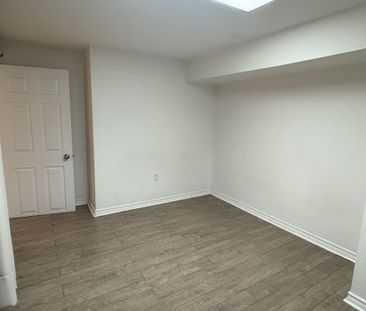 For Lease - 124 Avondale Boulevard, Brampton, Ontario - Photo 3