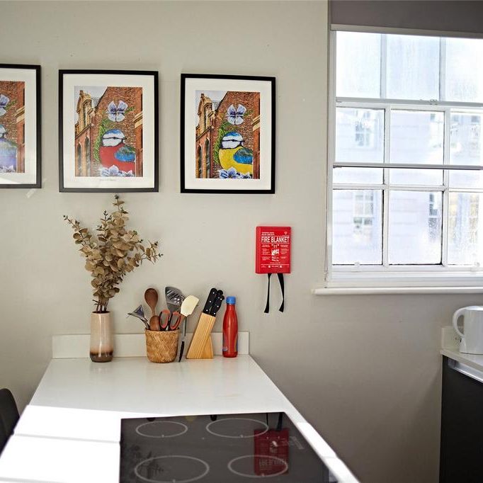 Studio to rent - Photo 1