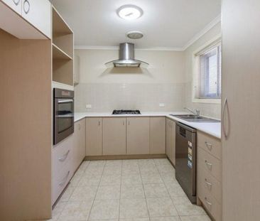 FABULOUS VILLA - 2x1 Modern + Close to CBD - Photo 6