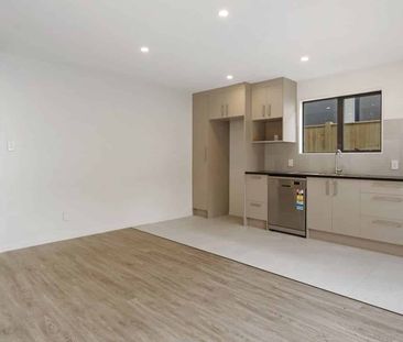 Drury 3 Bedrooms 2 Bathrooms - Photo 1