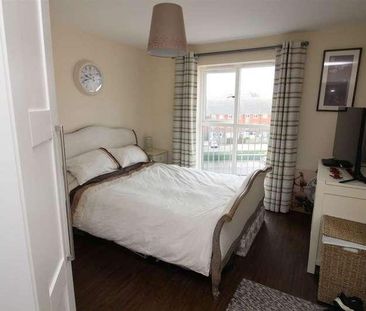 Whimbrel House, Fenny Startford, MK2 - Photo 4