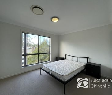 FULLY FURNISHED TOWNHOUSE - Photo 4