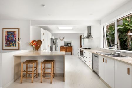 26 Dolphin Crescent, Avalon Beach NSW 2107 - House For Rent | Domain - Photo 3