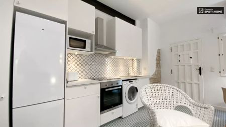 2-bedroom apartment for rent in Benicalap, Valencia. - Photo 5