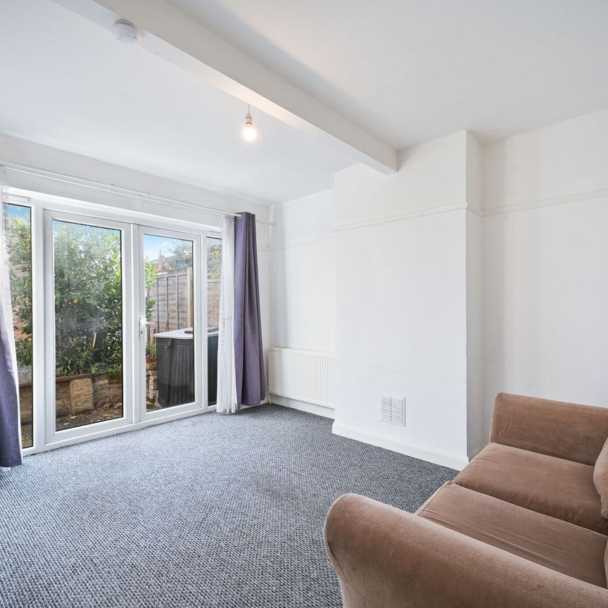 Streatham Vale, London, SW16 - Photo 1