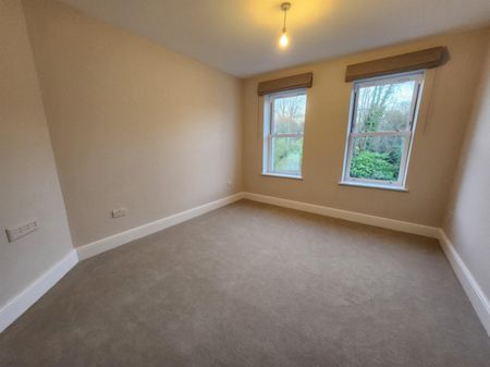 2 Bedroom Maisonette To Let - Photo 4